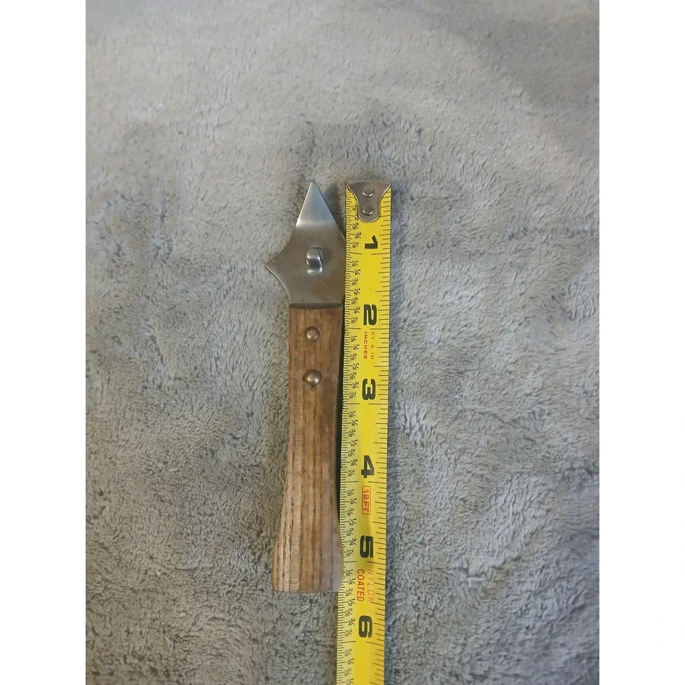 Vintage manual can